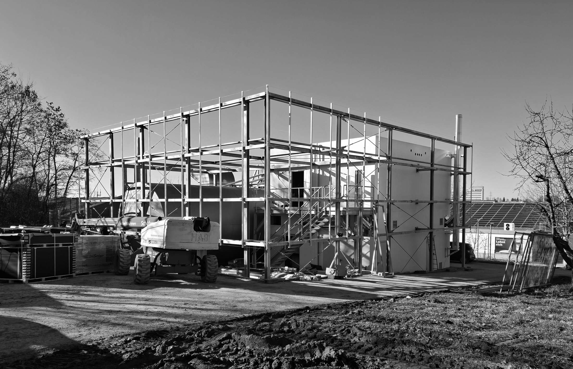 VSI Projekt: Photovoltaikzaun mit Stahlunterkonstruktion