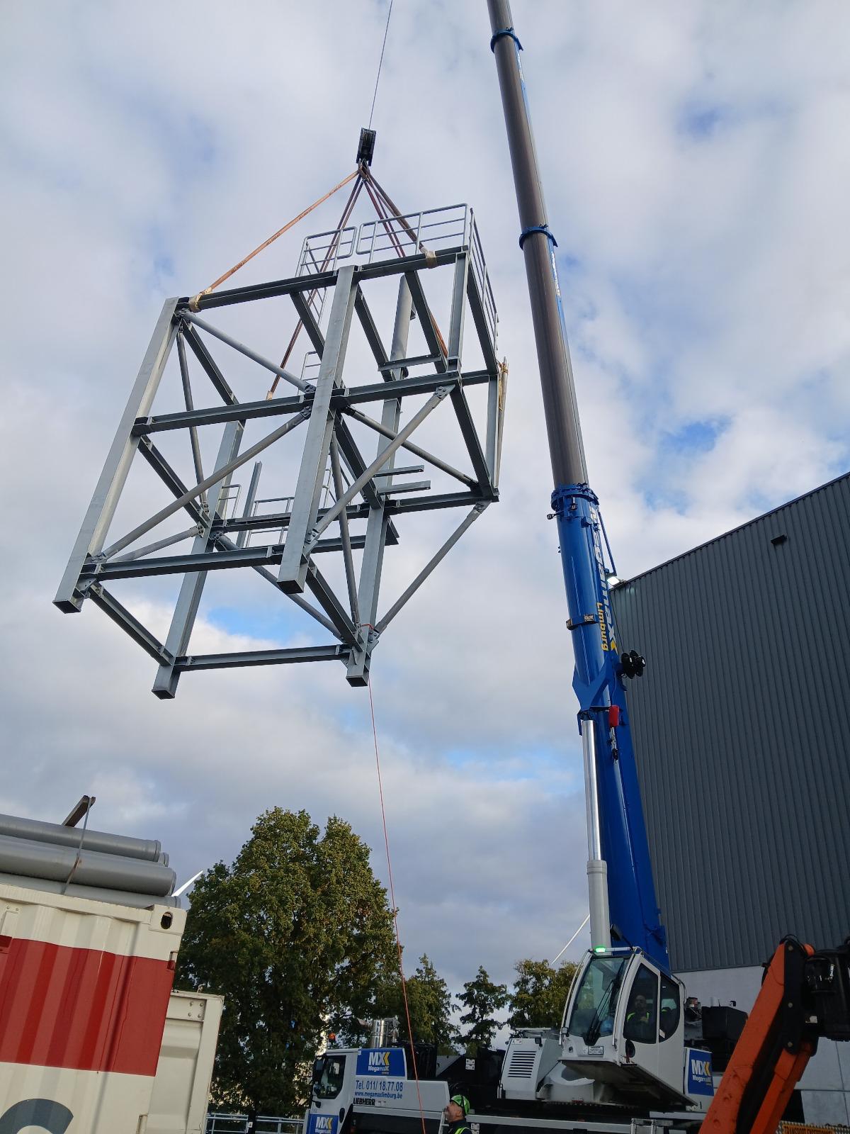 VSI Projekt: Stahlbühne und Treppenturm für Schüttgutsilos