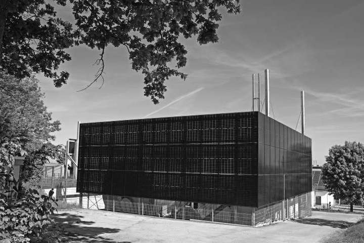 VSI Projekt: Photovoltaikzaun mit Stahlunterkonstruktion